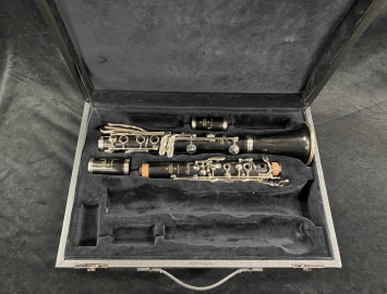 Photo PRISTINE Condition Buffet Crampon Paris Tradition Series Clarinet in A - Serial # 696710